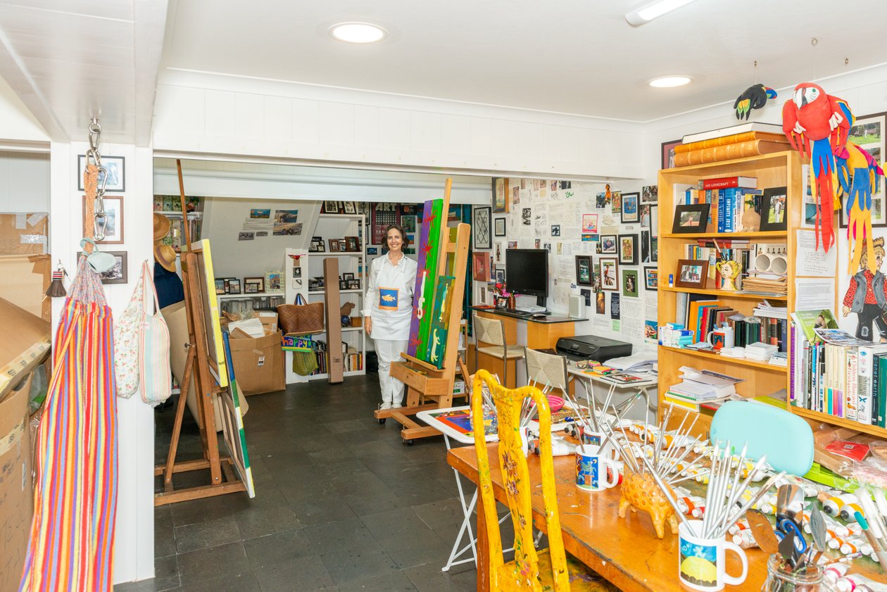 Cristina Rodriguez nel suo studio, 2022 da Bartolome Esteban and studio Murillo