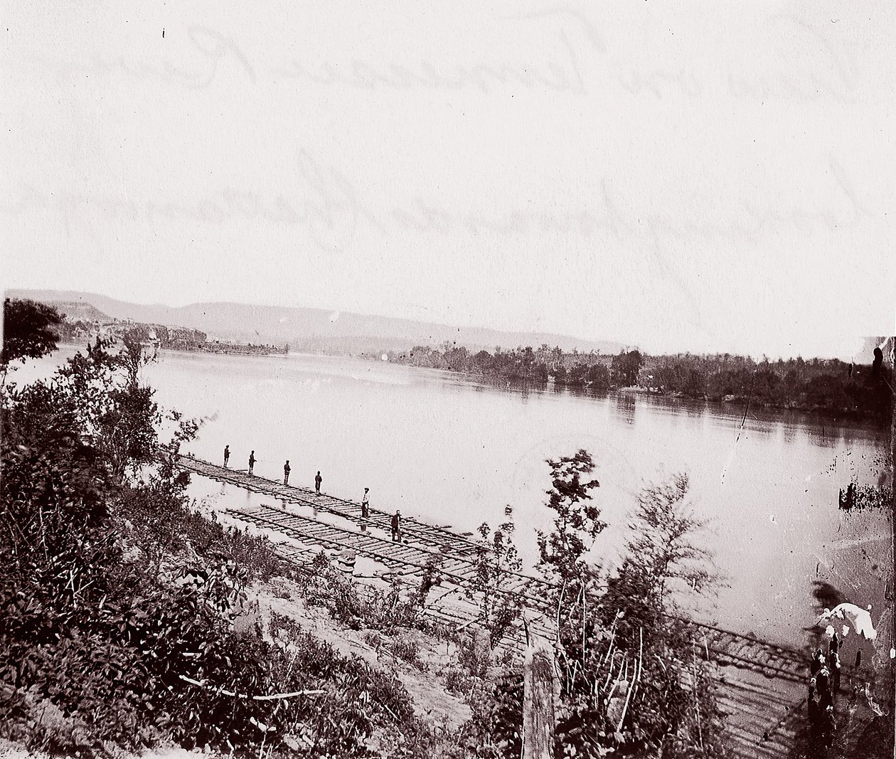 Vista sul fiume Tennessee verso Chattanooga, ca. 1864 da George N. Barnard