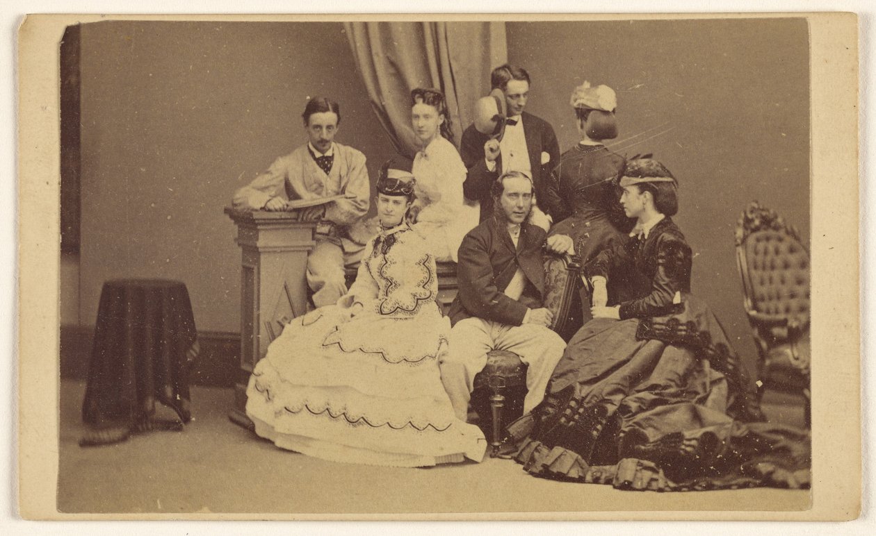 [Ritratto di un gruppo non identificato: quattro donne e tre uomini]. da George P. Critcherson