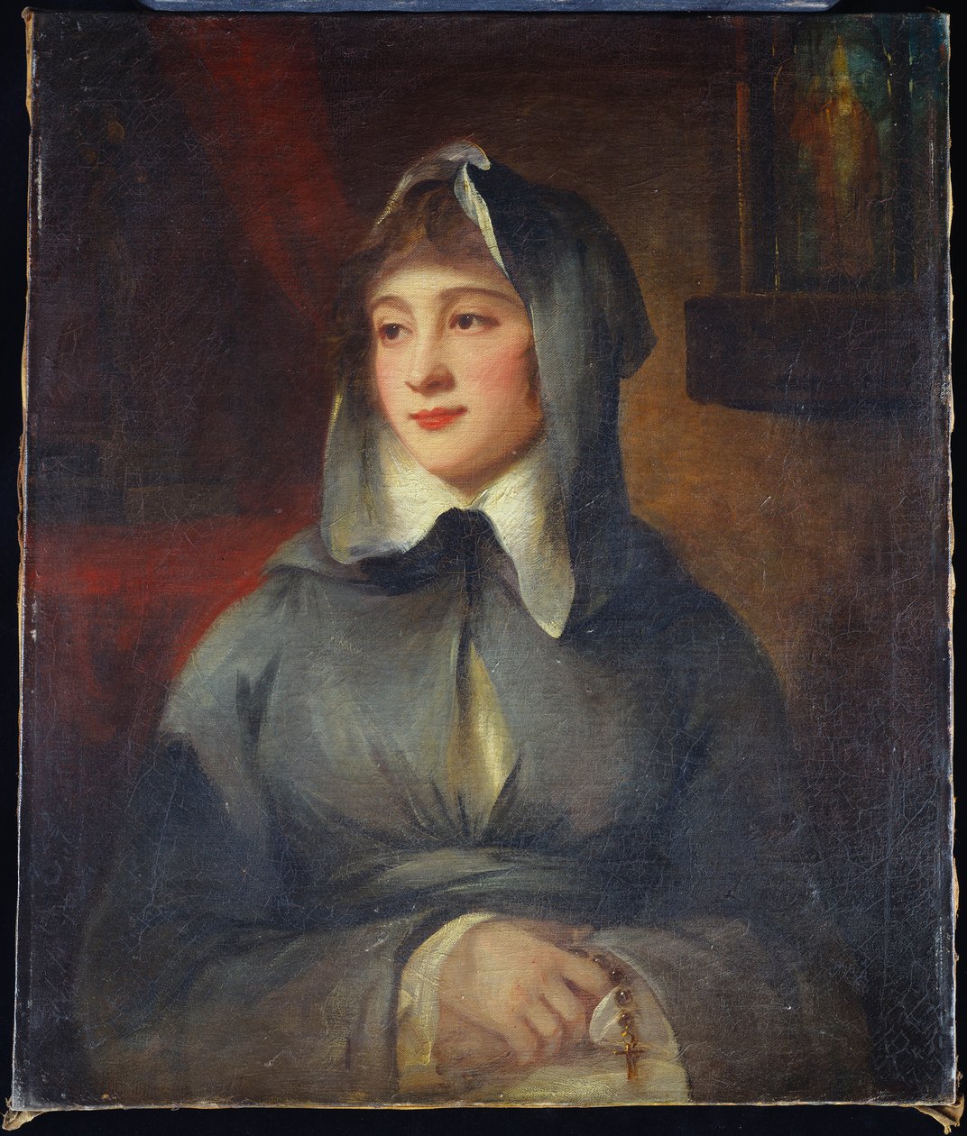 Ritratto di una signora, a mezzo busto, come una suora, che tiene un rosario, vicino a un santuario in un interno da George Romney