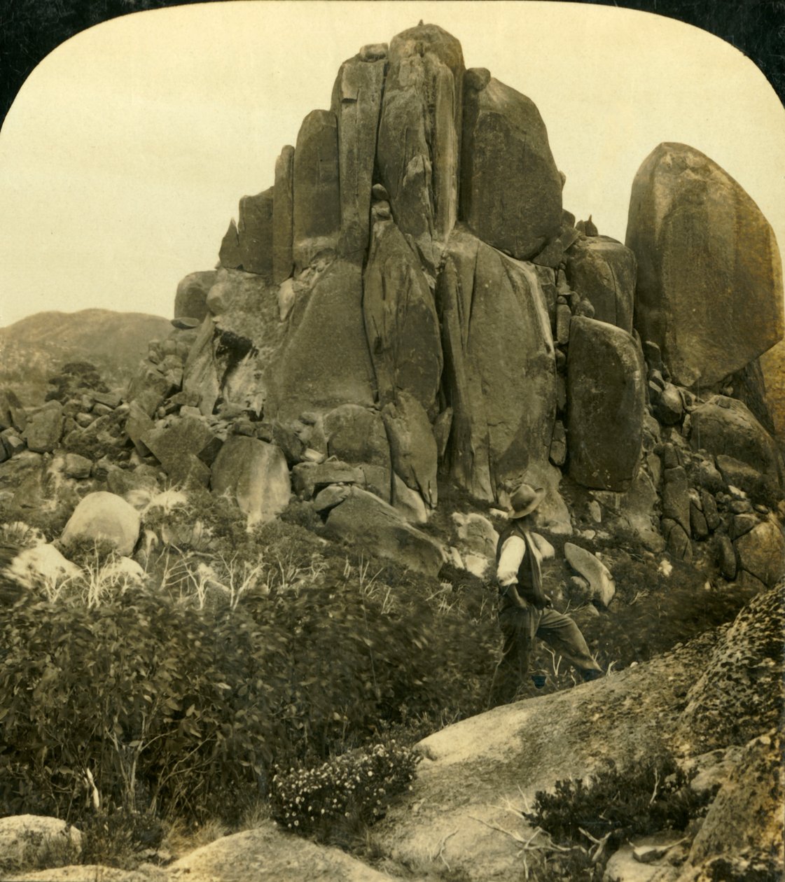 Cathedral Rock, Buffalo Ranges, Victoria, Australia, c. 1909 da George Rose