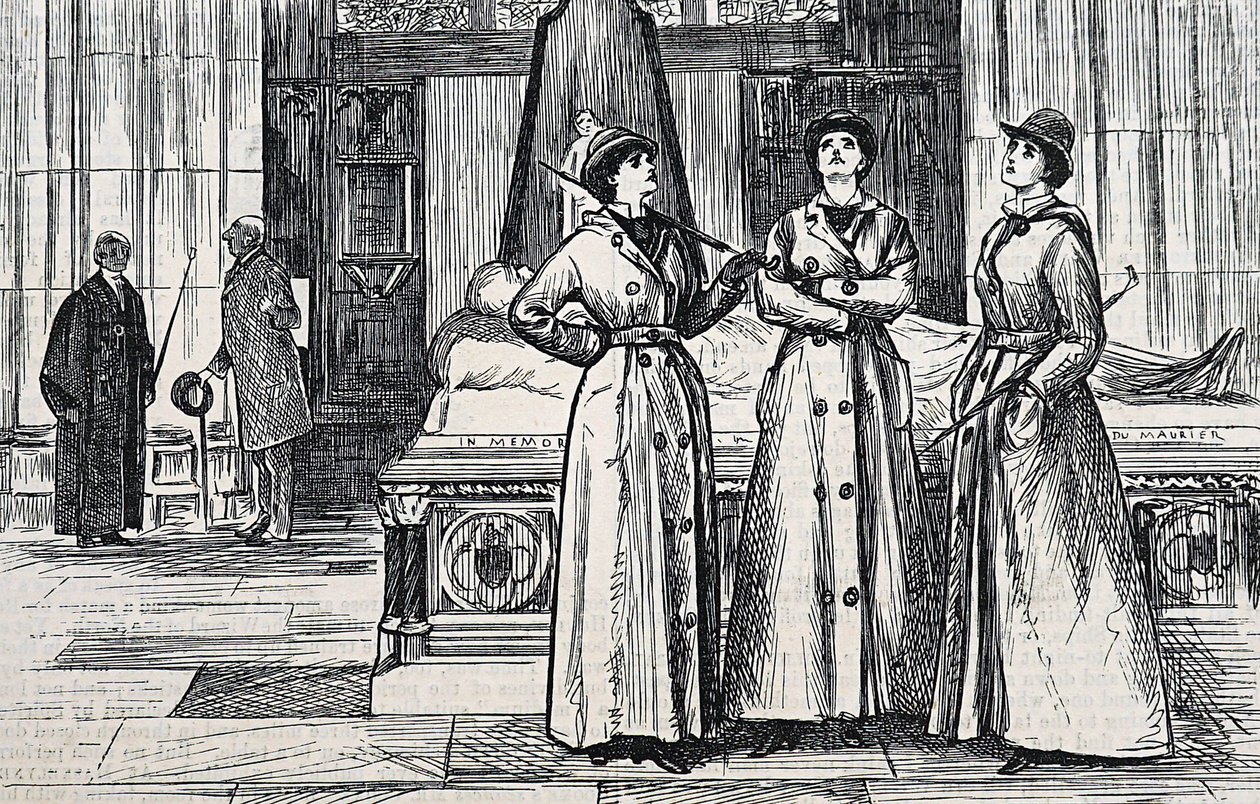 Tre donne che indossano cappotti lunghi, in un museo da George du Maurier