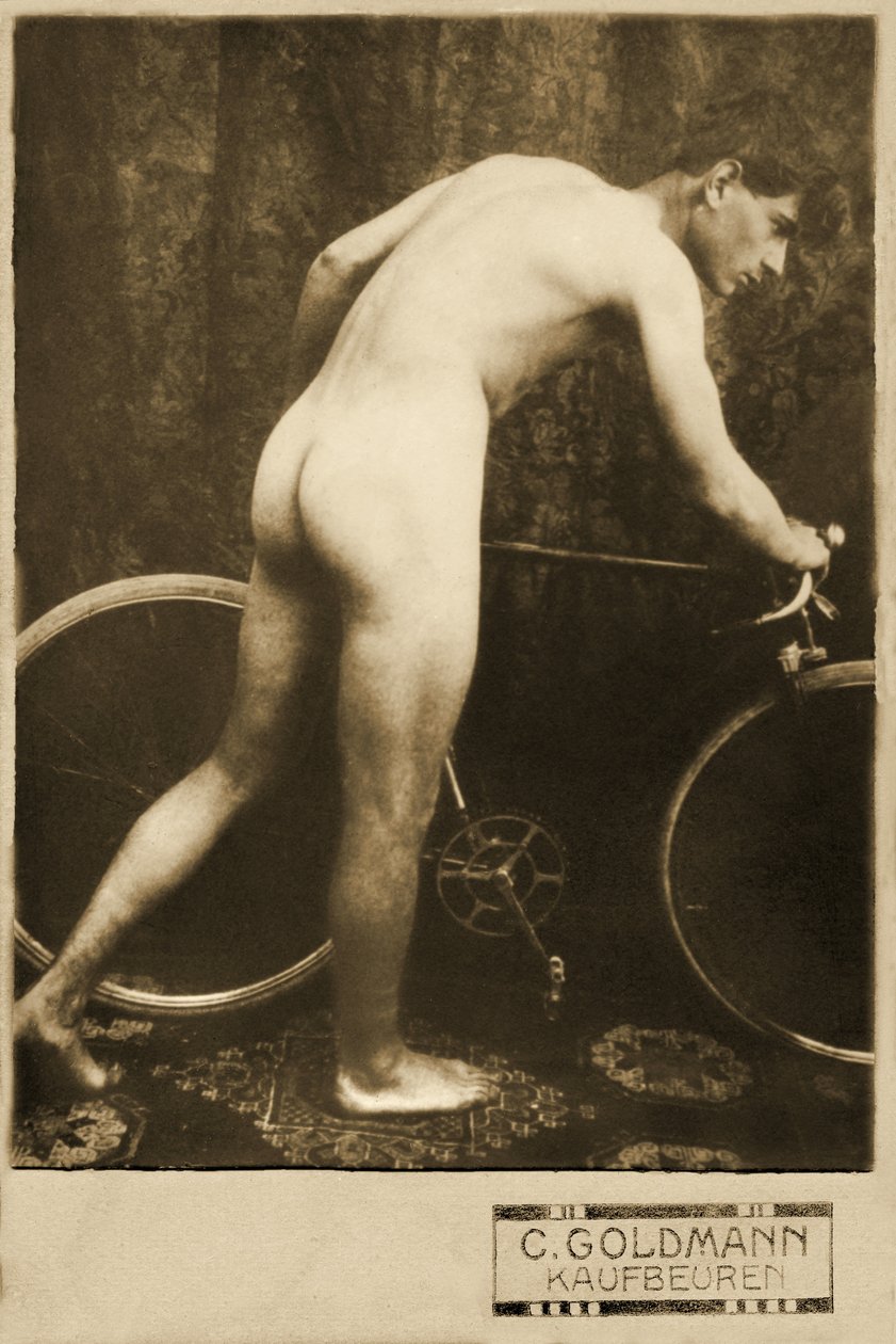 Cabinet Card di un ciclista nudo, c.1898 da German Photographer