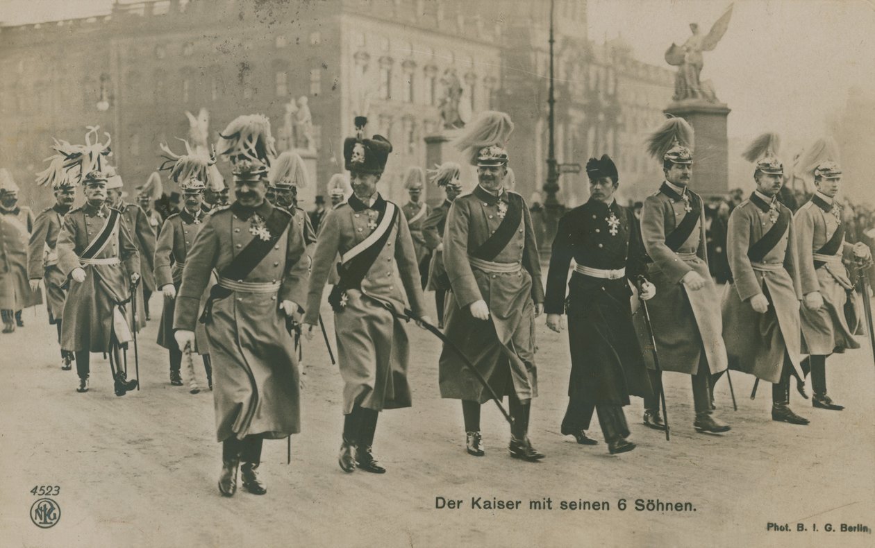 Il Kaiser Guglielmo II di Germania con i suoi sei figli. Cartolina inviata nel 1913. da German Photographer