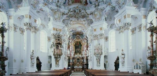 Vista interna della chiesa (foto) da German School