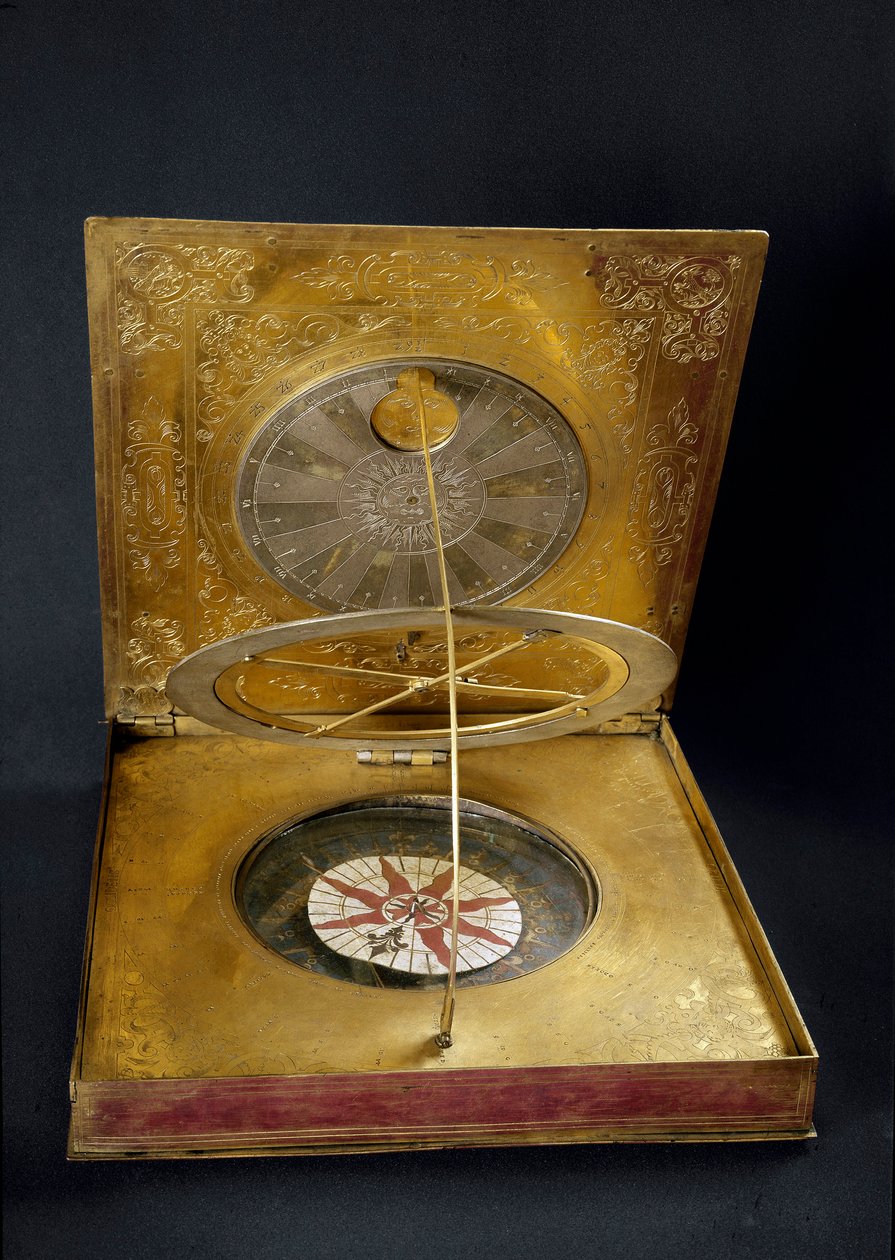 Orologio solare universale in rame, oro, vetro e carta realizzato in Germania. Inizio del XVII secolo da German School