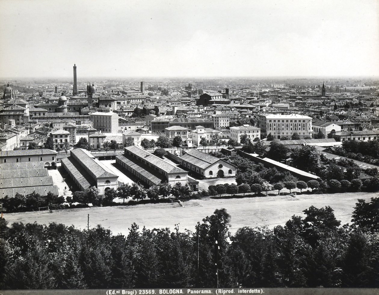 Vista panoramica di Bologna con alcune fabbriche da Giacomo Brogi