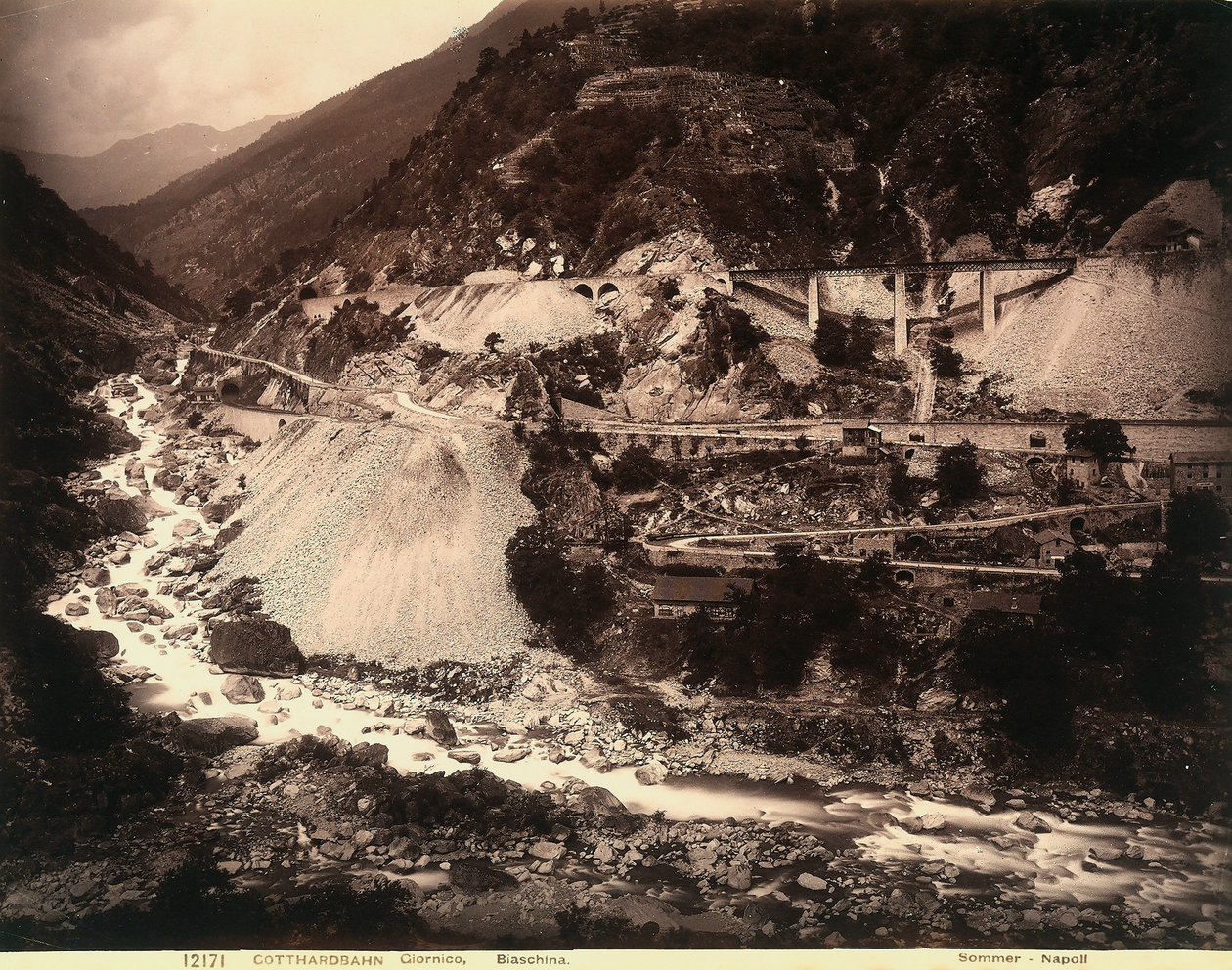 Un tratto della ferrovia del San Gottardo tra Giornico e Biasca da Giorgio Sommer