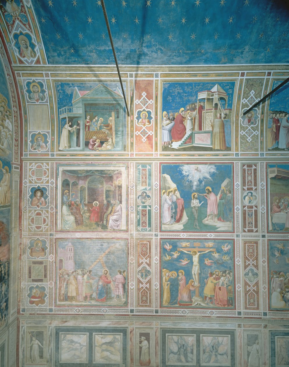 Vista degli affreschi sulla parete sinistra, c.1303-05 (post-restauro) da Giotto di Bondone