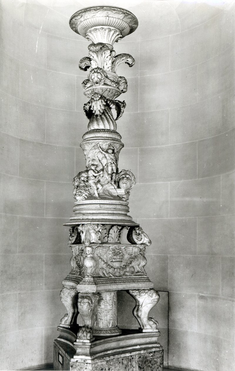 Candelabri disegnati da Piranesi sulla base di pezzi antichi romani per la propria tomba da Giovanni Battista Piranesi