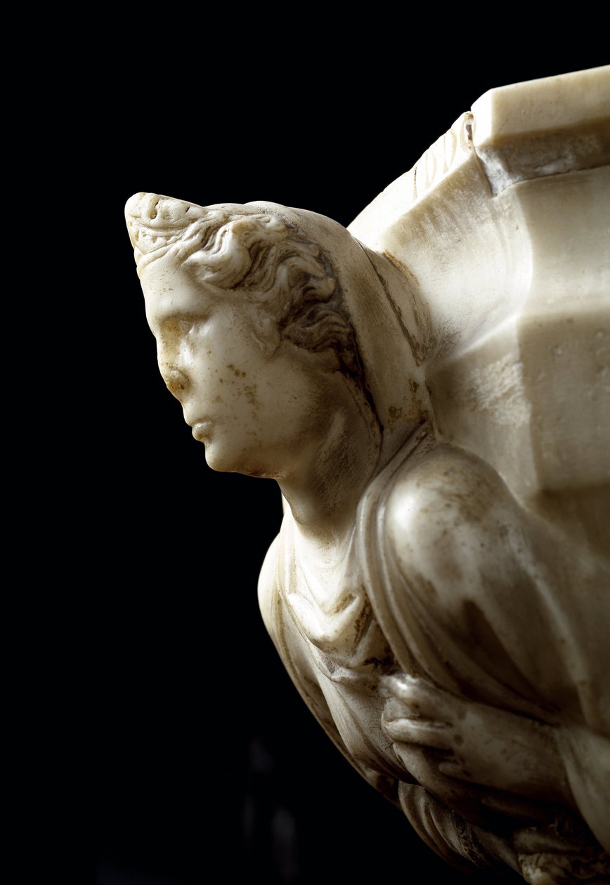 Acquasantiera con colonna decorata con le tre virtù teologali e fonte battesimale con le quattro virtù cardinali (dettaglio) da Giovanni Pisano