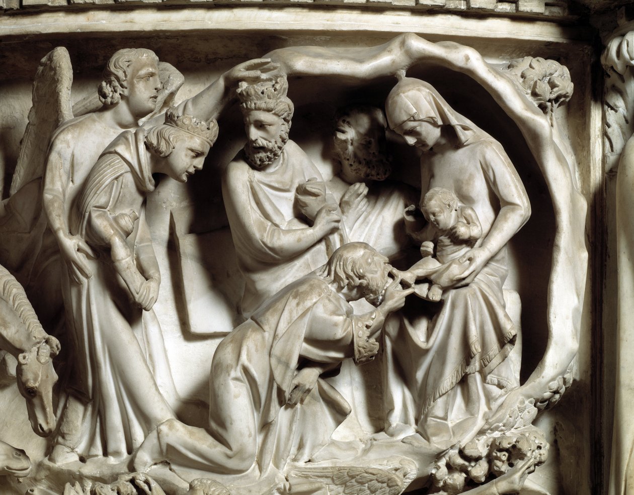 (dettaglio) dei rilievi del Pulpito di Marmo, adorazione dei magi da Giovanni Pisano