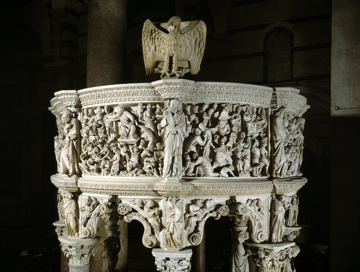 Panoramica della parte superiore del pulpito realizzato da Giovanni Pisano (dettaglio) 1302-1311 Cattedrale di Pisa, Italia da Giovanni Pisano
