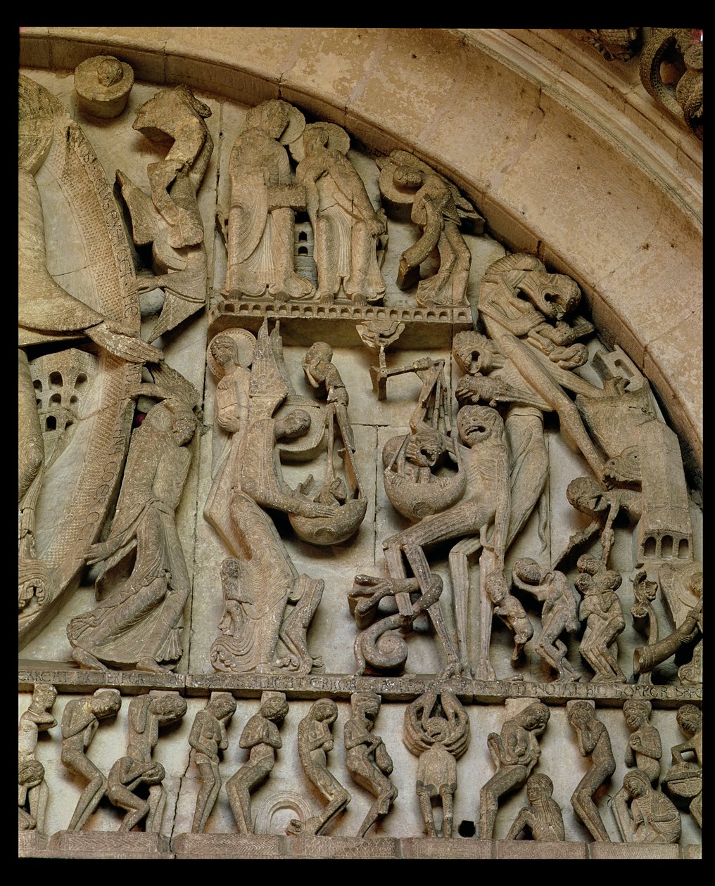 Portale ovest, dettaglio del Giudizio Universale, raffigurante la Pesatura delle Anime da Gislebertus
