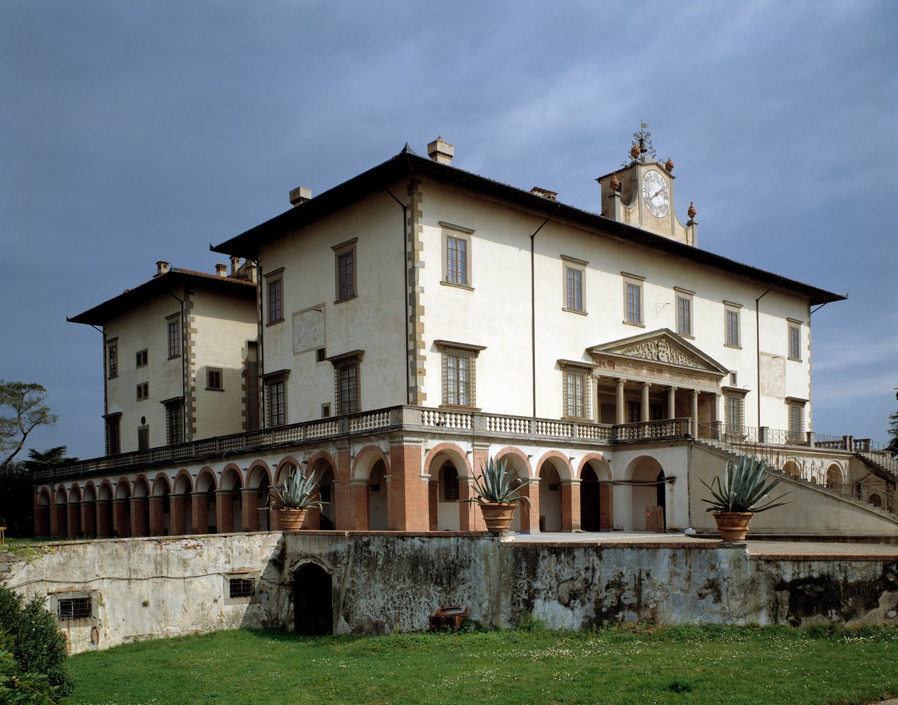 Facciata di Villa Medicea di Poggio a Caiano da Giuliano Giamberti da Sangallo