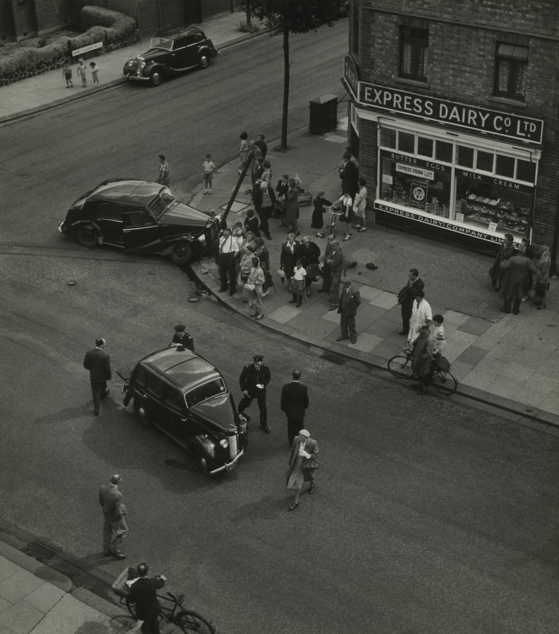 Scena di strada in Sidmouth Road, Nord Londra da Godfrey Macdominic