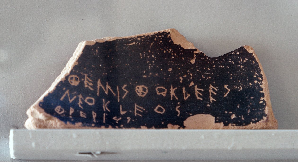 Ostrakon con il nome di Temistocle, c.472 a.C. da Greek