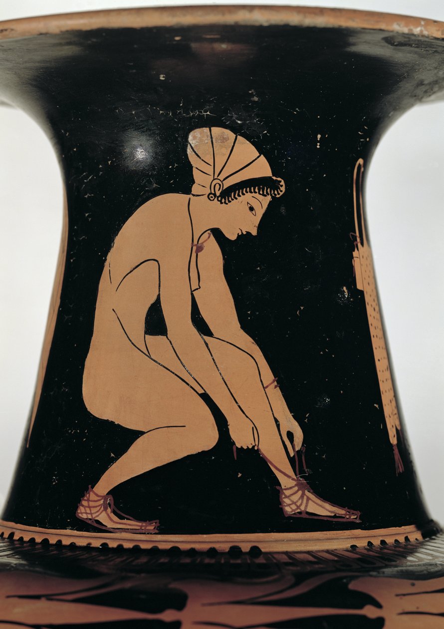 Donna accovacciata che si allaccia il sandalo, (dettaglio) da Greek
