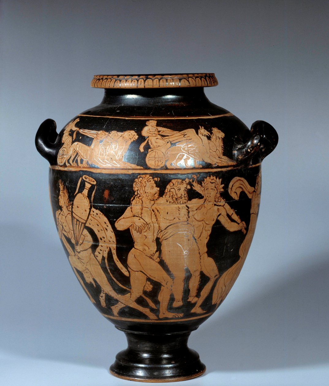 Arte greca: stamnos attico in ceramica con figure rosse. Scena dionisiaca da Greek School