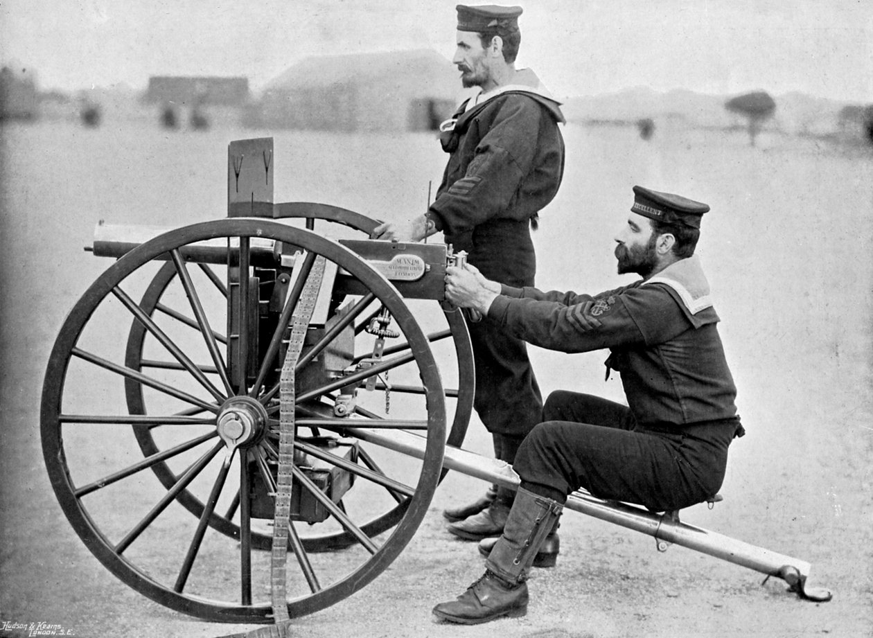 Esercitazione con mitragliatrice Maxim della Royal Navy a Whale Island, Portsmouth, Hampshire, 1896 da Gregory and Co