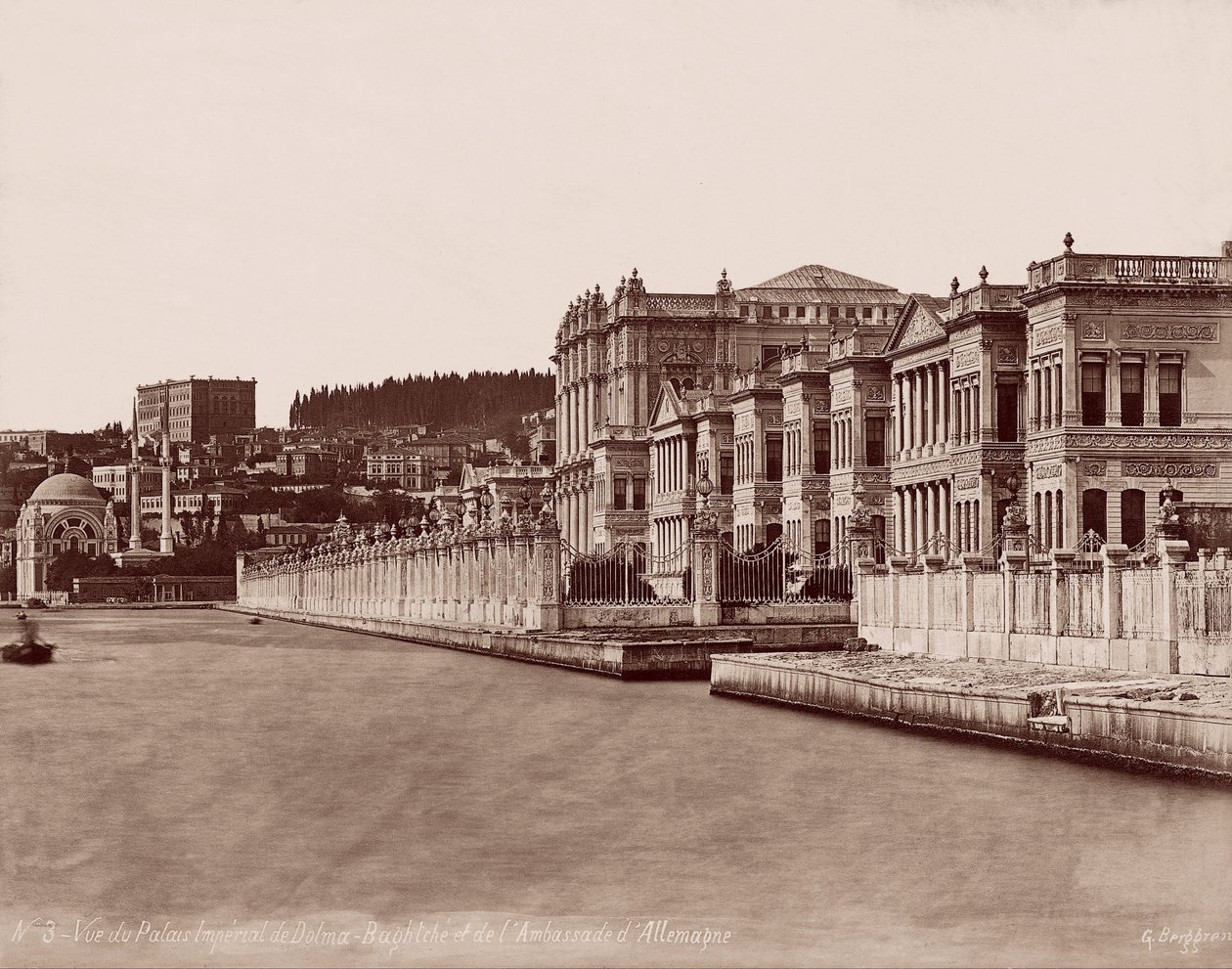 Palazzo Dolmabahçe e Ambasciata tedesca da Guillaume Berggren