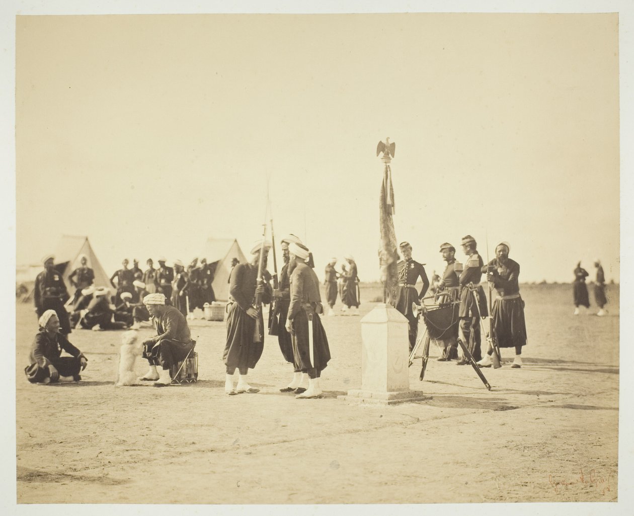 La bandiera alzata del reggimento Zuavi, Camp de Châlons da Gustave Le Gray