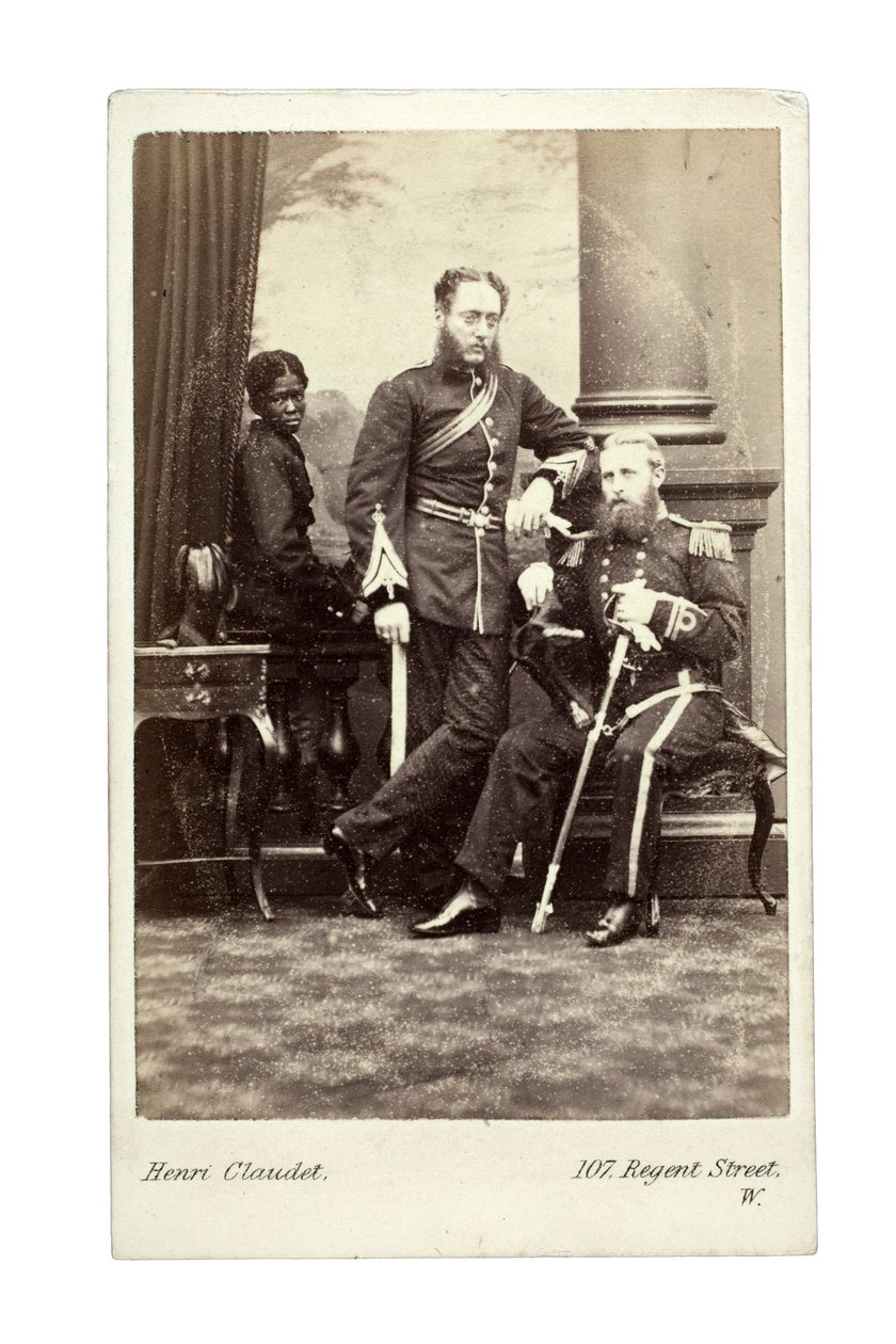 Ufficiali con un ragazzo, Londra, 1870s da Henri Claudet