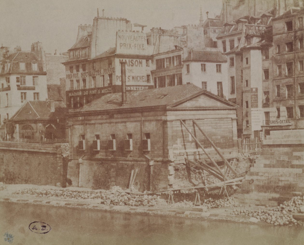 Veduta delle vecchie case parigine verso il Pont St.Michel, c.1851 da Henri Jean Louis Le Secq