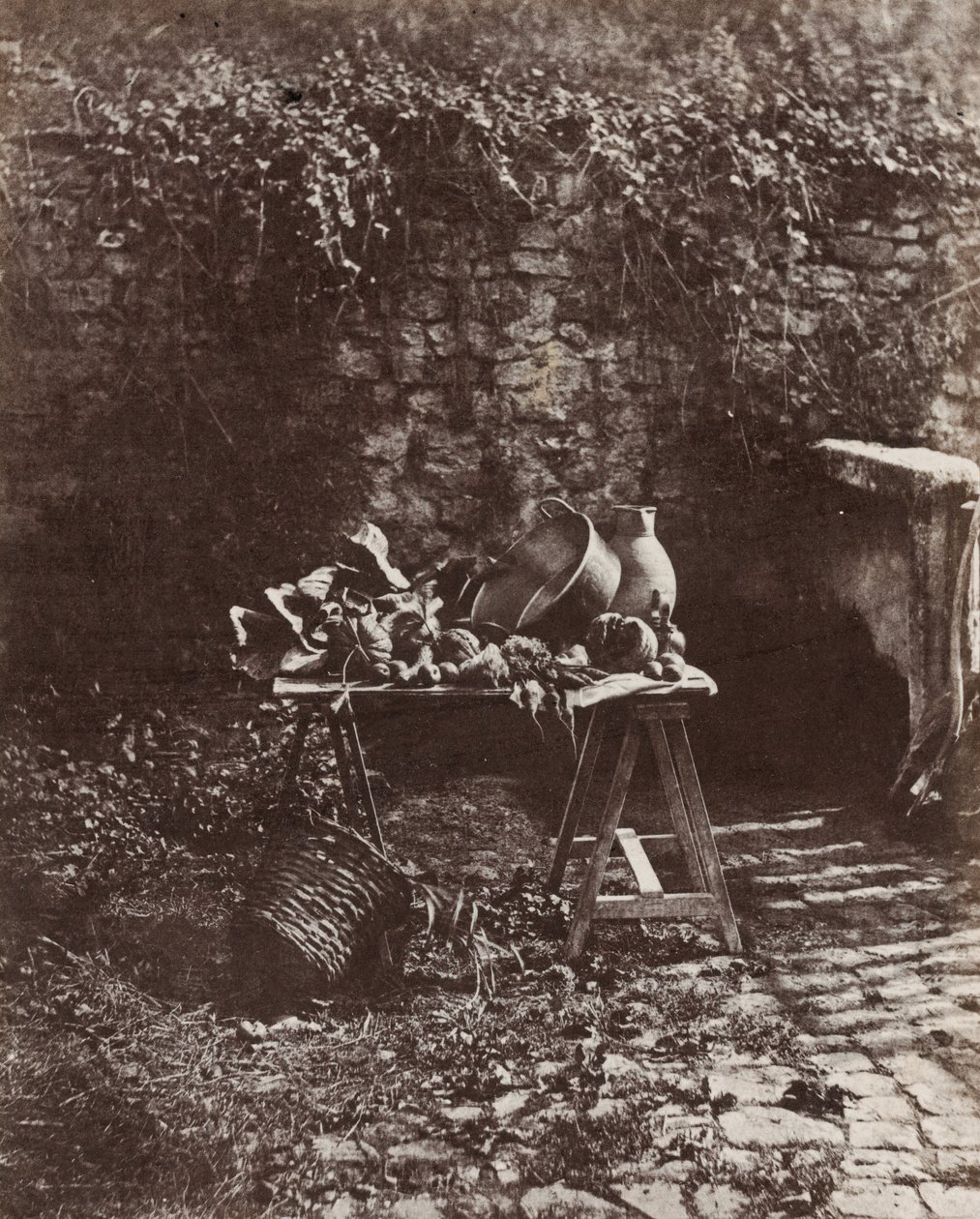 Natura morta: vaso, brocca e verdure su un tavolo a cavalletto, 1852 circa (foto) da Henri Victor Regnault