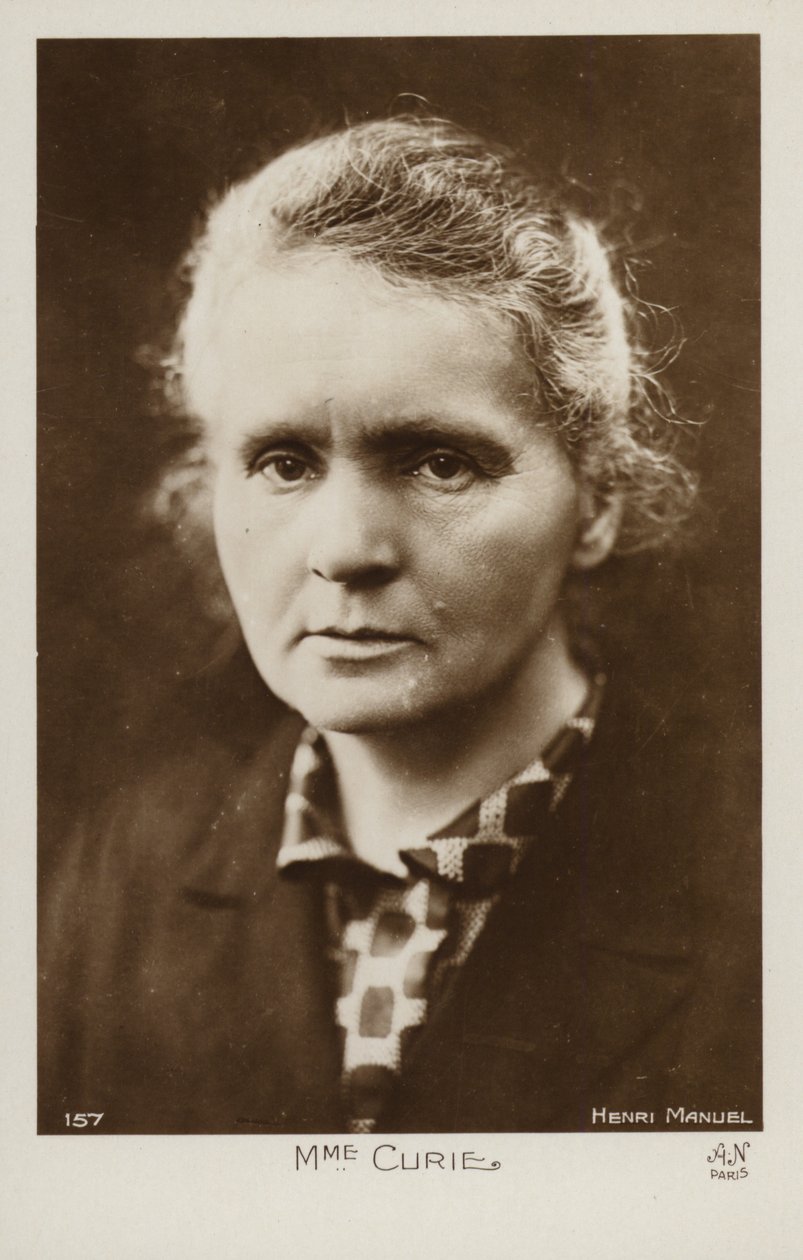 Marie Curie (1867-1934), fisica e chimica polacca (foto b/n) da Henri Manuel