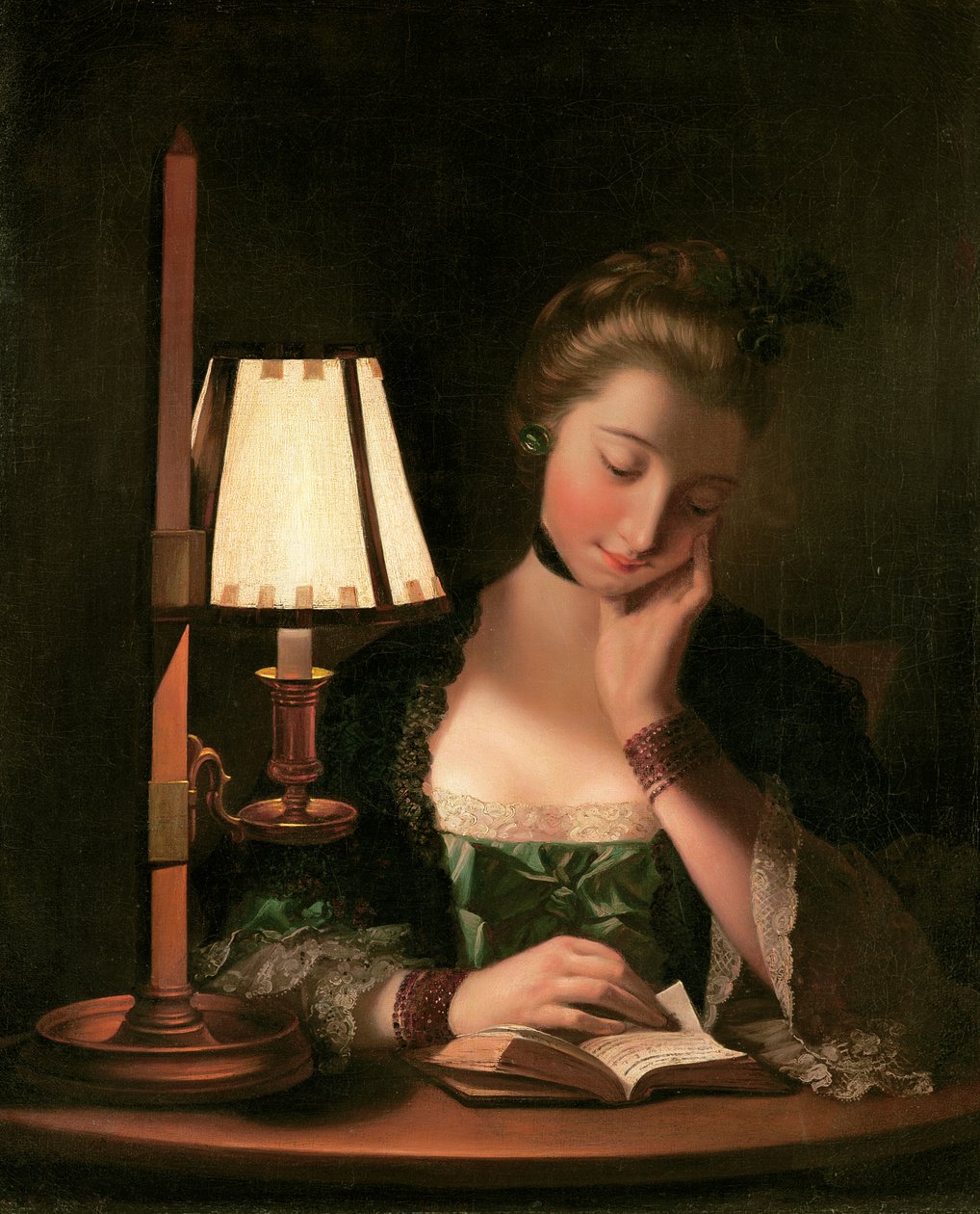 Donna che legge vicino a una lampada di carta, 1766 da Henry Robert Morland
