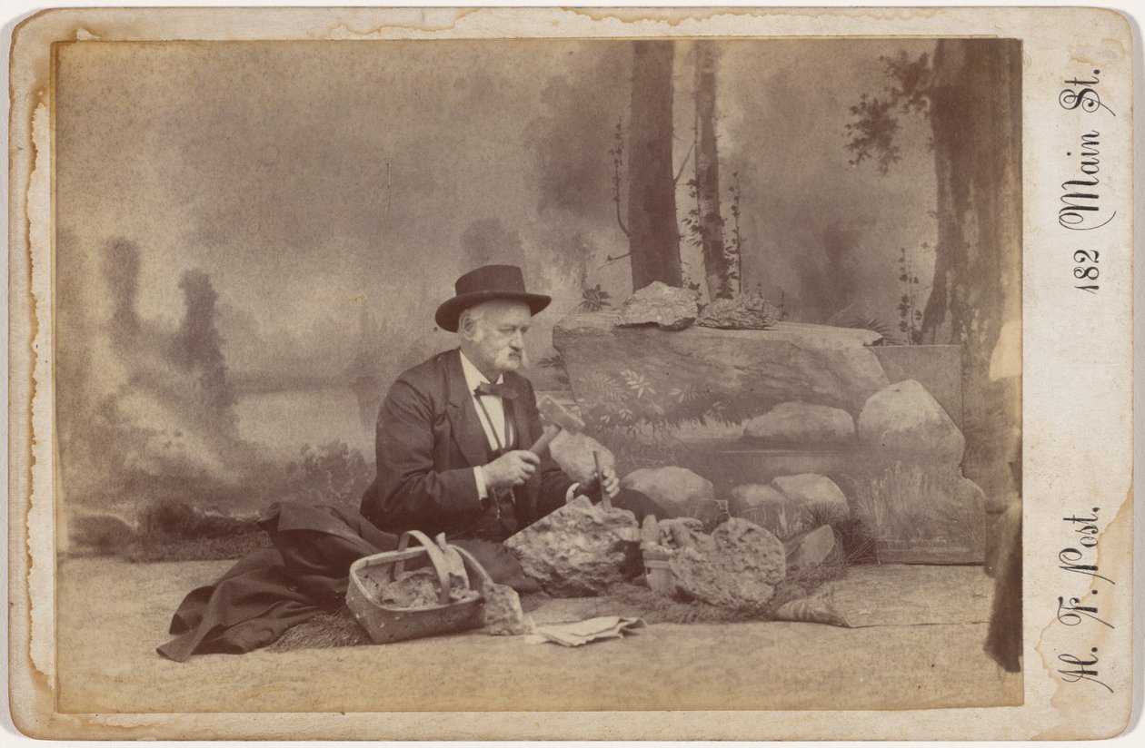"Dominic Parsons a caccia di fossili", c. 1896 (foto) da Henry F. Post