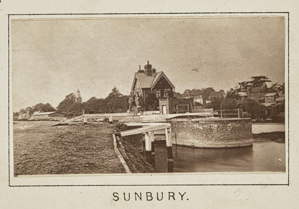 Sunbury da Henry W. Taunt