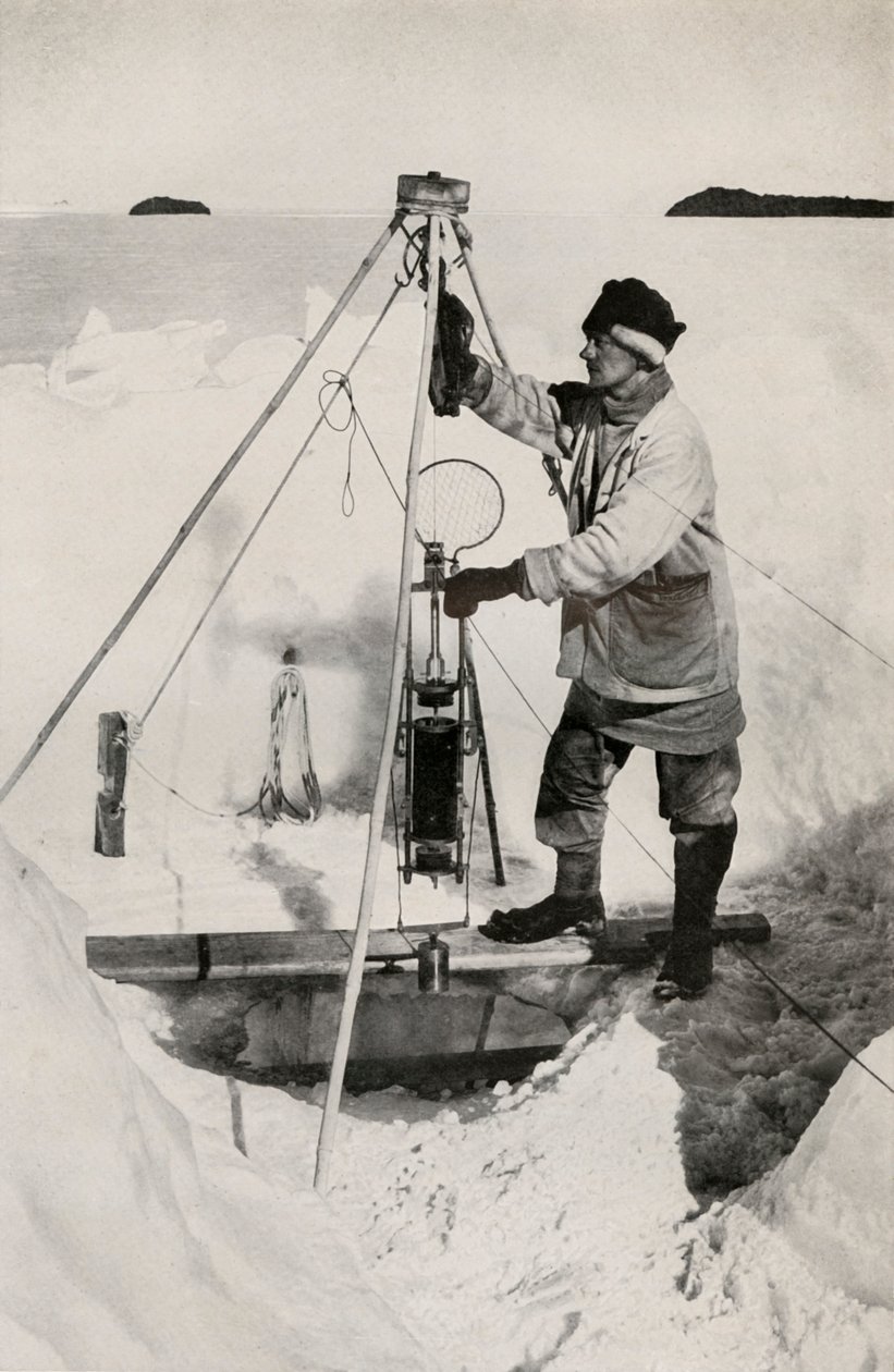 E. W. Nelson con la bottiglia d