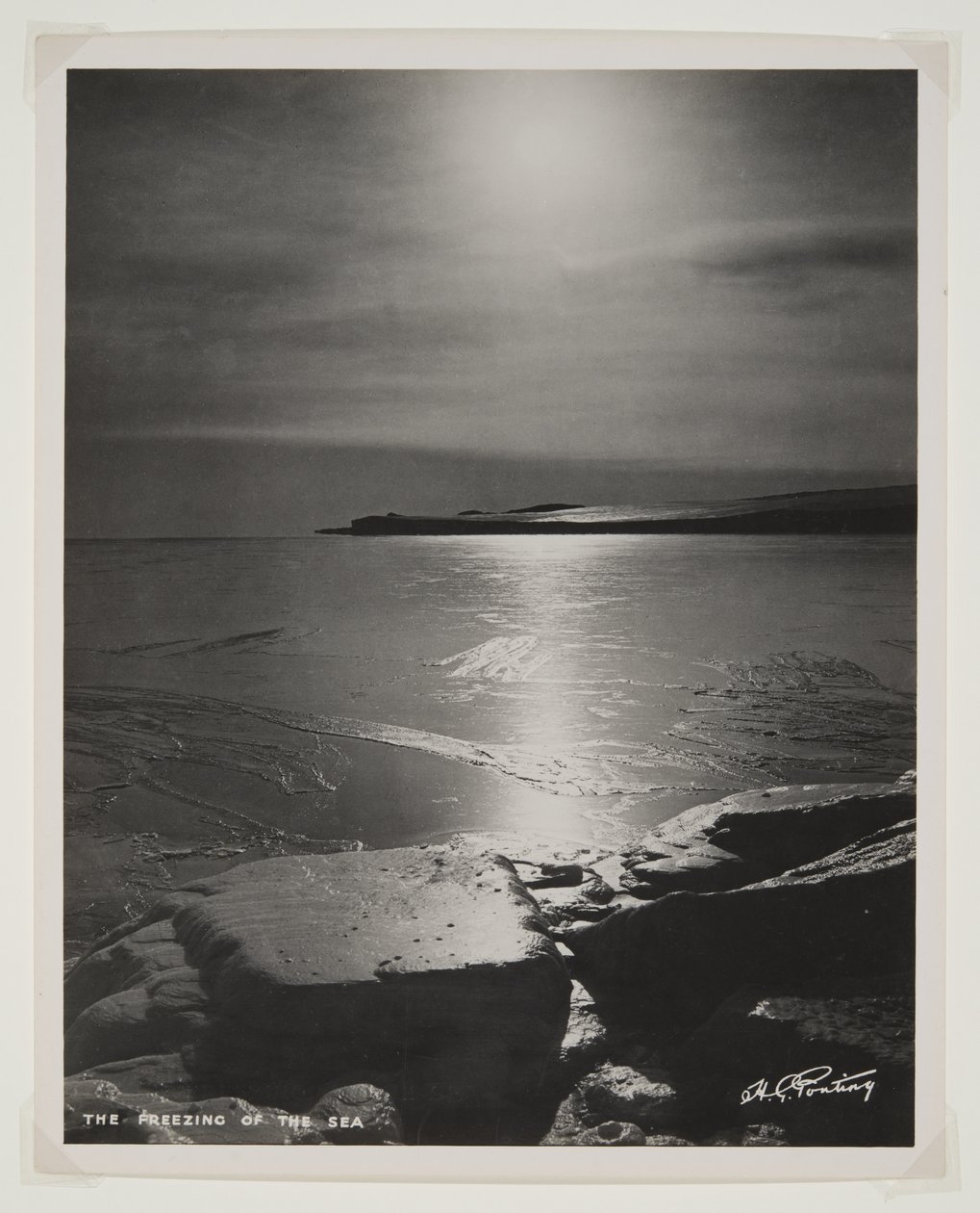 Il congelamento del mare da Herbert Ponting