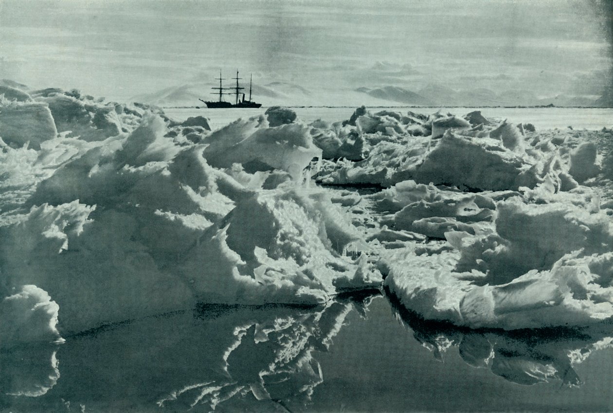 La Terra Nova nel McMurdo Sound, c1910-1913, 1913 da Herbert Ponting
