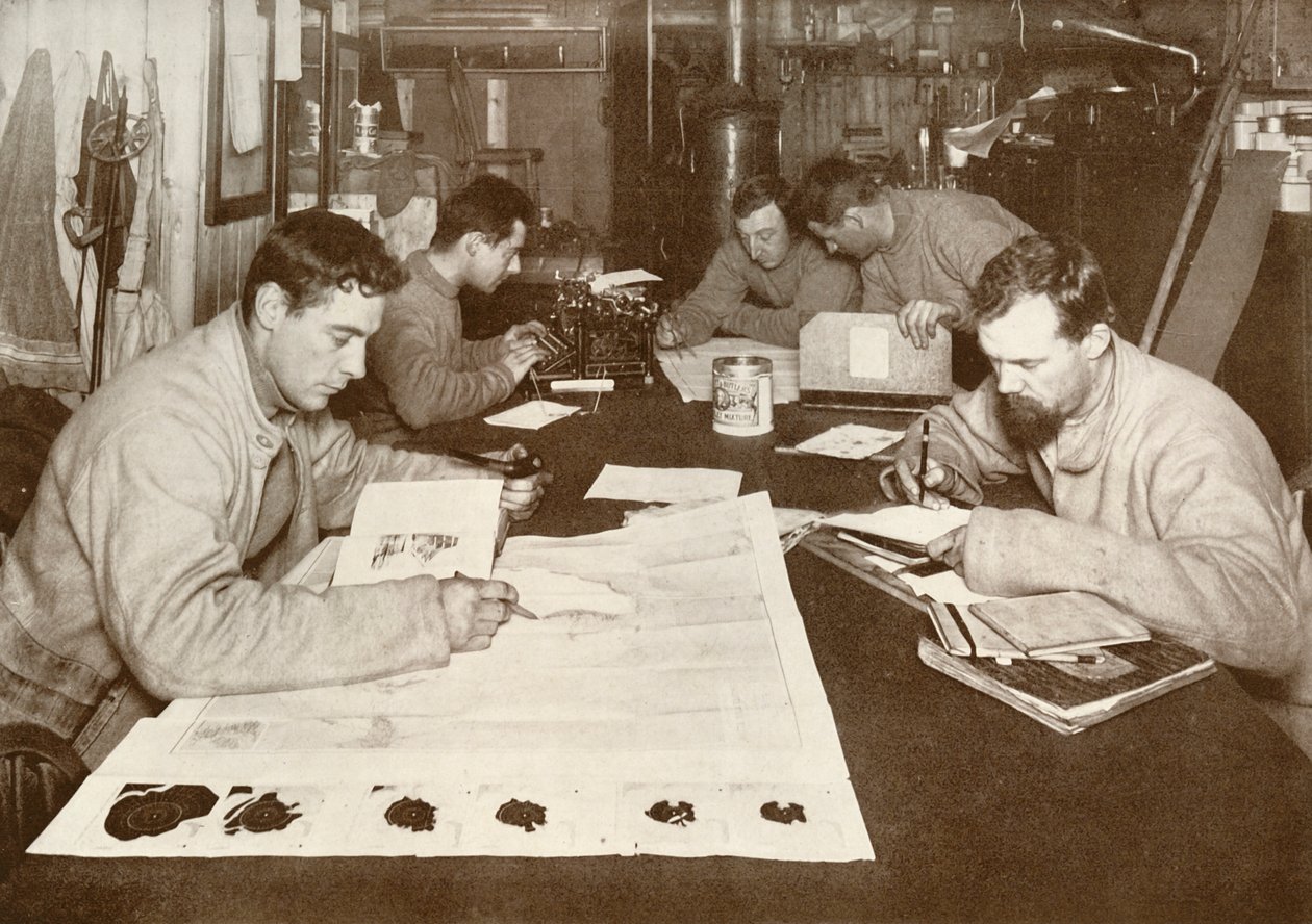 Lavoro invernale da sinistra a destra - Debenham, Cherry-Garrard, Bowers, Evans, Taylor da Herbert Ponting