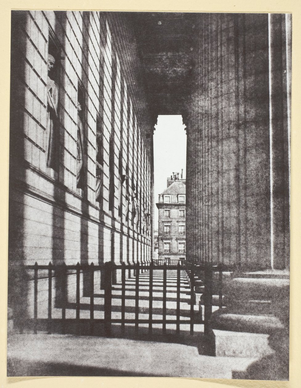 Colonnato della chiesa della Madeleine da Hippolyte Bayard