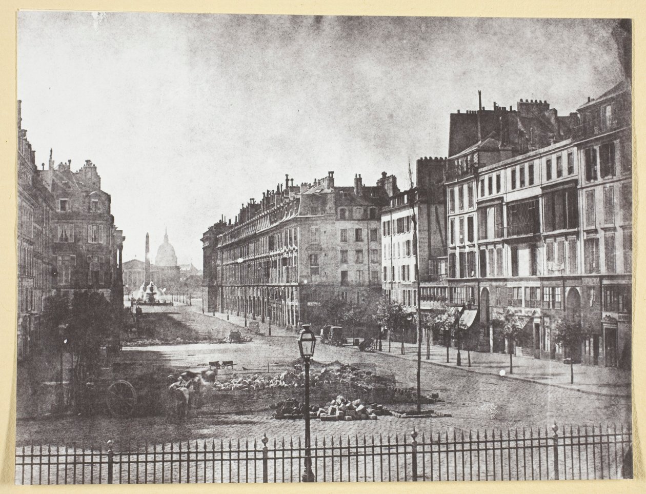 Rue Royale e resti delle barricate del 1848 da Hippolyte Bayard