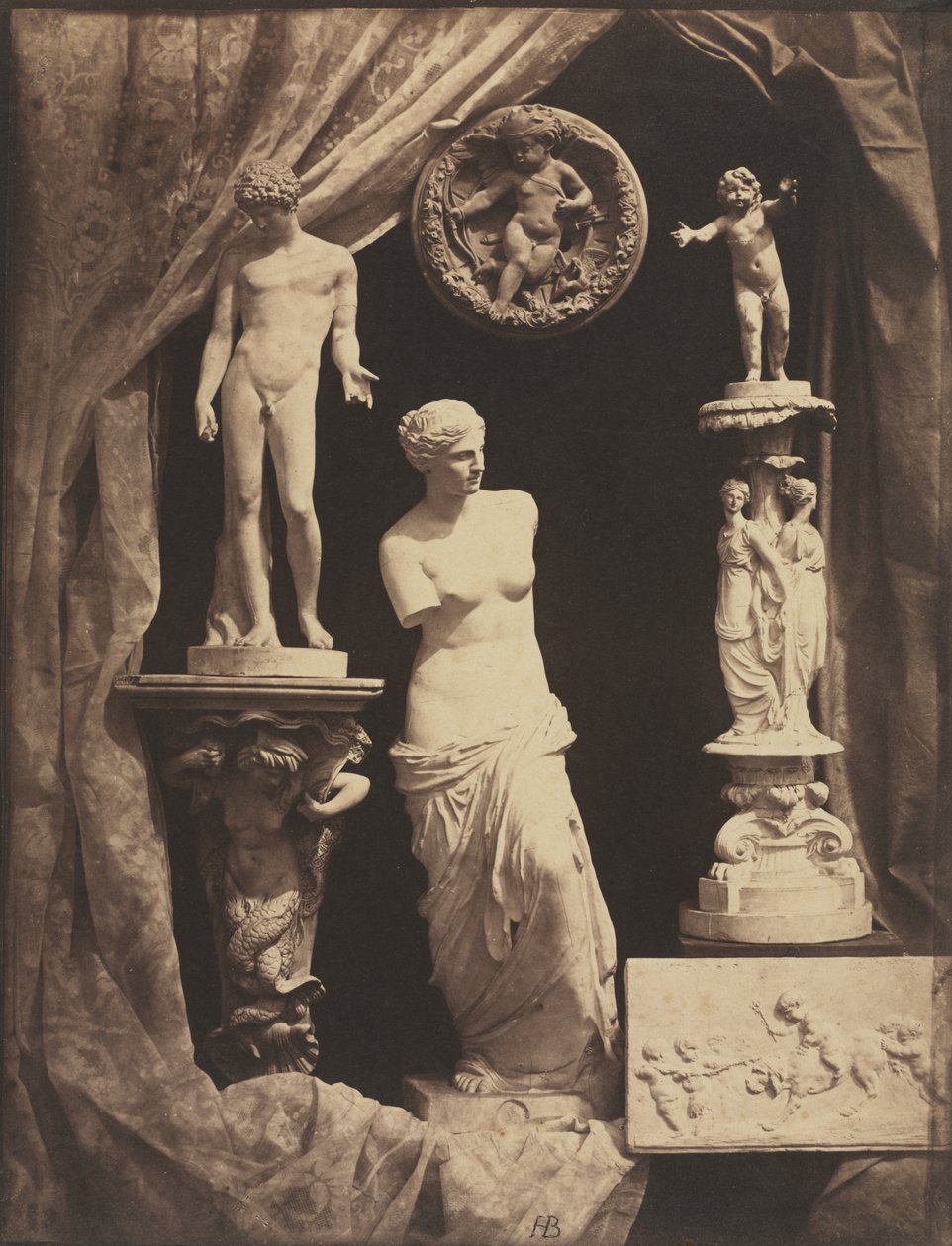 Natura Morta con Statuaria e Drappeggio da Hippolyte Bayard