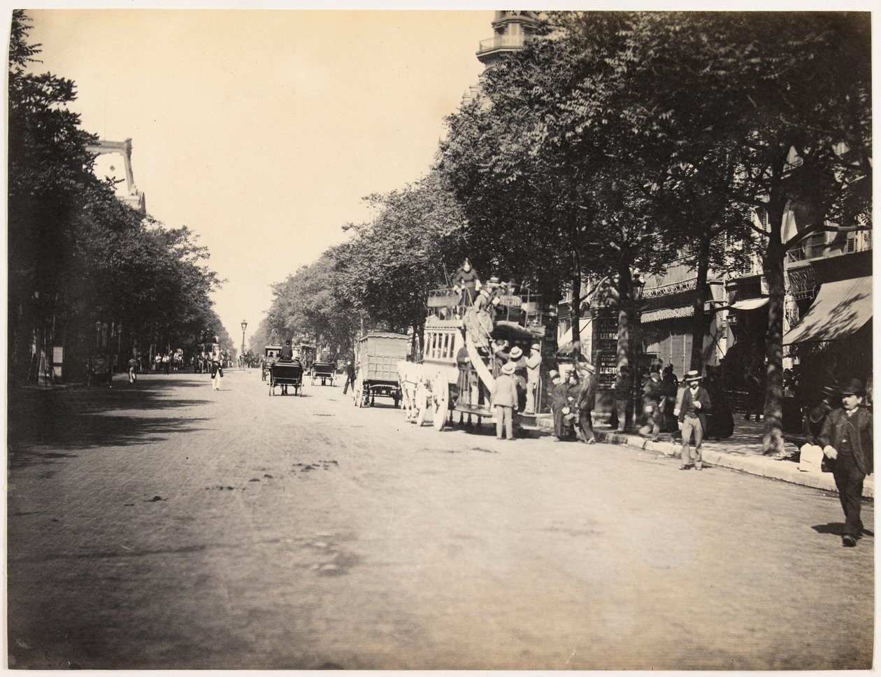 Omnibus su un boulevard a Parigi, c.1890 da Hippolyte Blancard