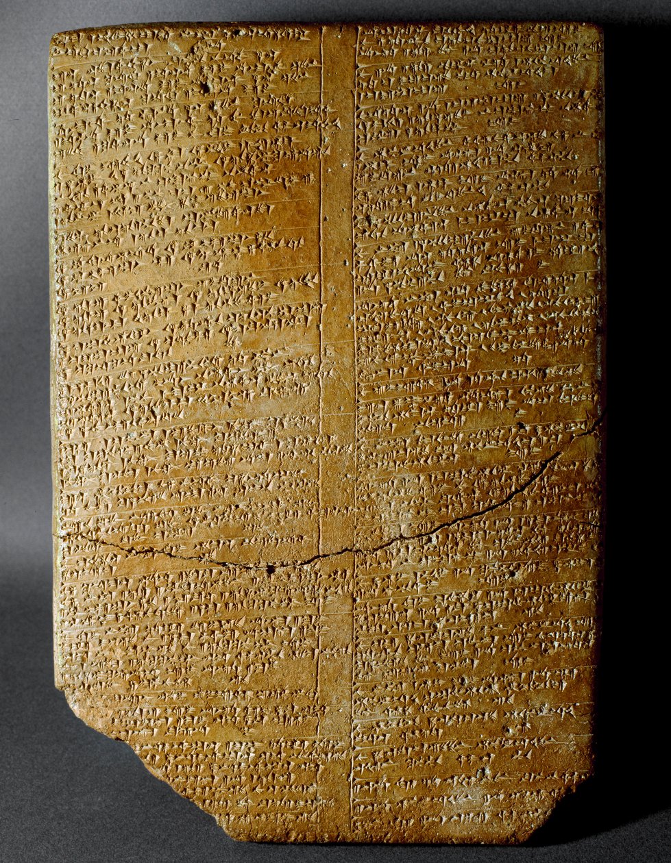Civiltà ittita: tavoletta cuneiforme che trascrive il Rituale di Amihatna, sommo sacerdote della divinità Ishara, dal sito di Hattusa (odierna Bogazkoi) 1650-1200 a.C. Museo archeologico di Istanbul da Hittite
