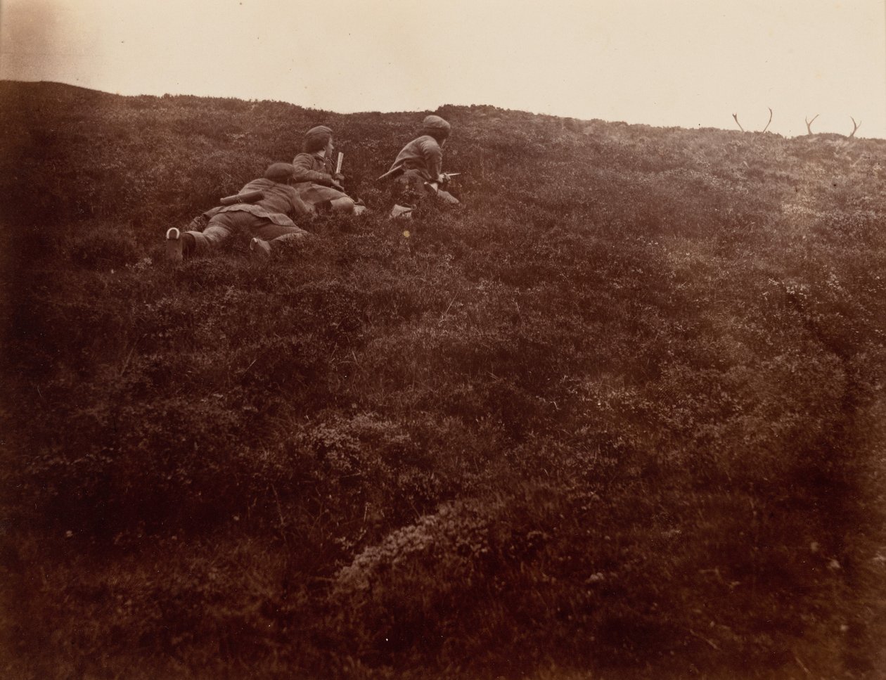 Orazio ed Edoardo a caccia di cervi, 1856 (foto) da Horatio Ross