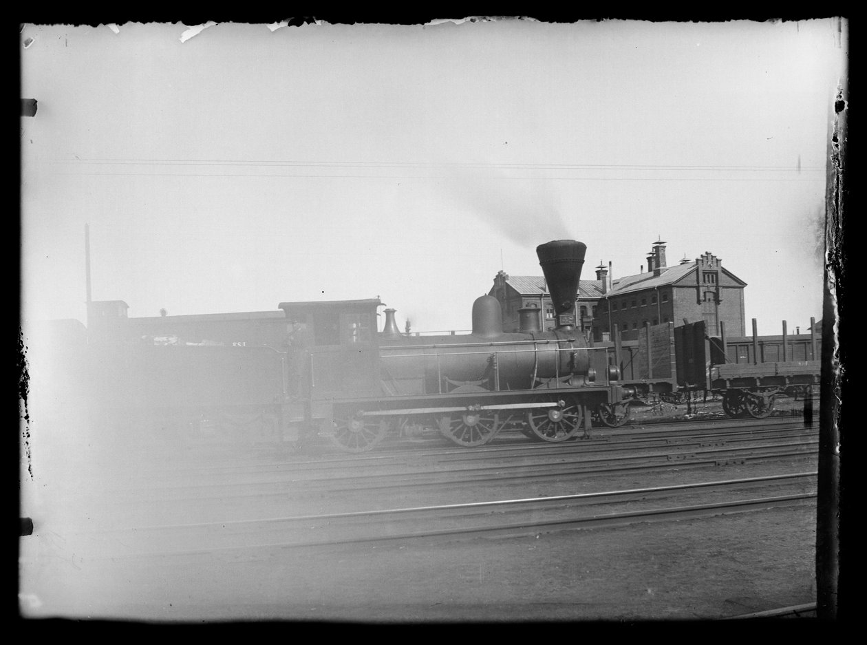 Locomotiva a vapore nello scalo ferroviario di Tampere da Hugo Simberg