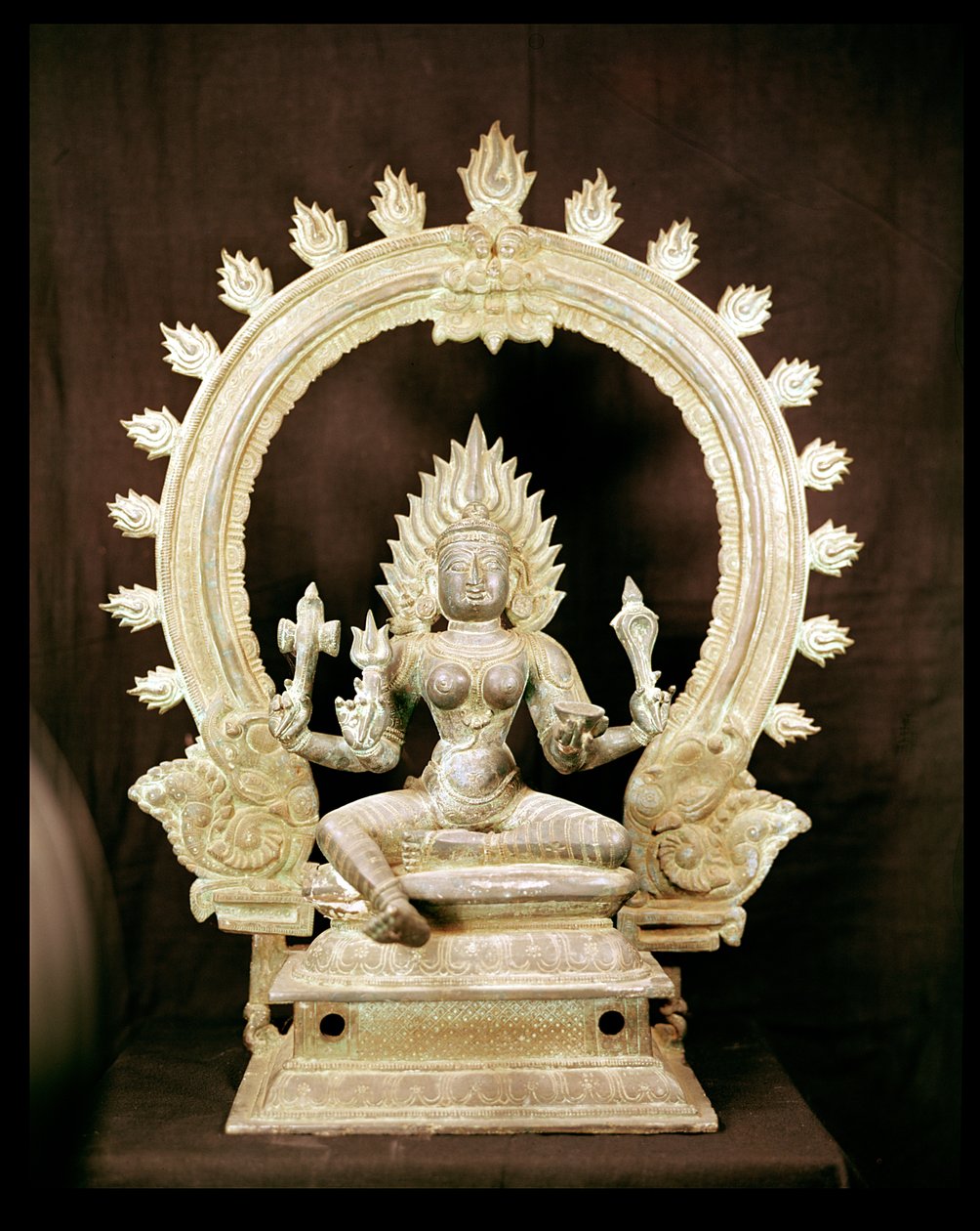 Kali, da Vijayanagar da Indian School