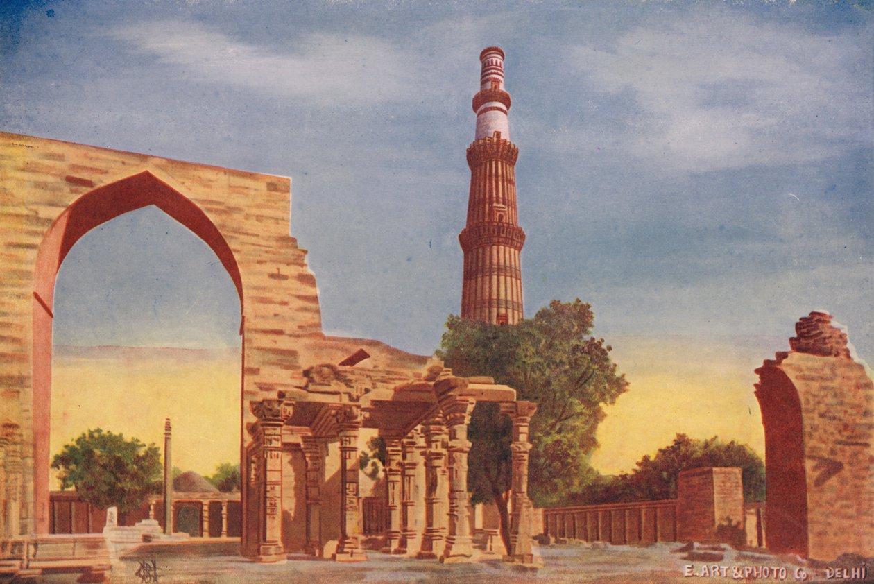 Kutub Minar con colonna di ferro (foto a colori) da Indian photographer