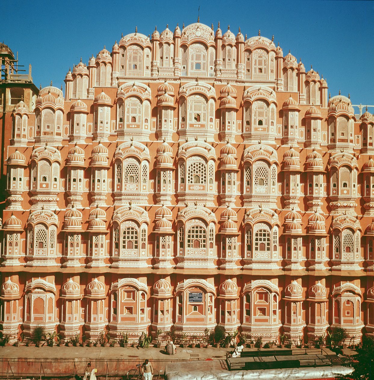 Hawa Mahal (Palazzo dei Venti) costruito nel 1799 da Indian School