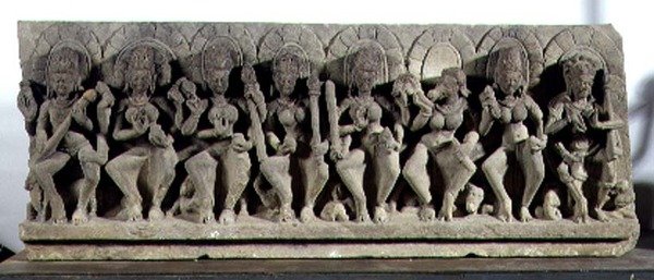 Architrave raffigurante Siva e le Sette Dee Madri, dinastia Gurjara-Pratihara, Allahabad (pietra) da Indian School