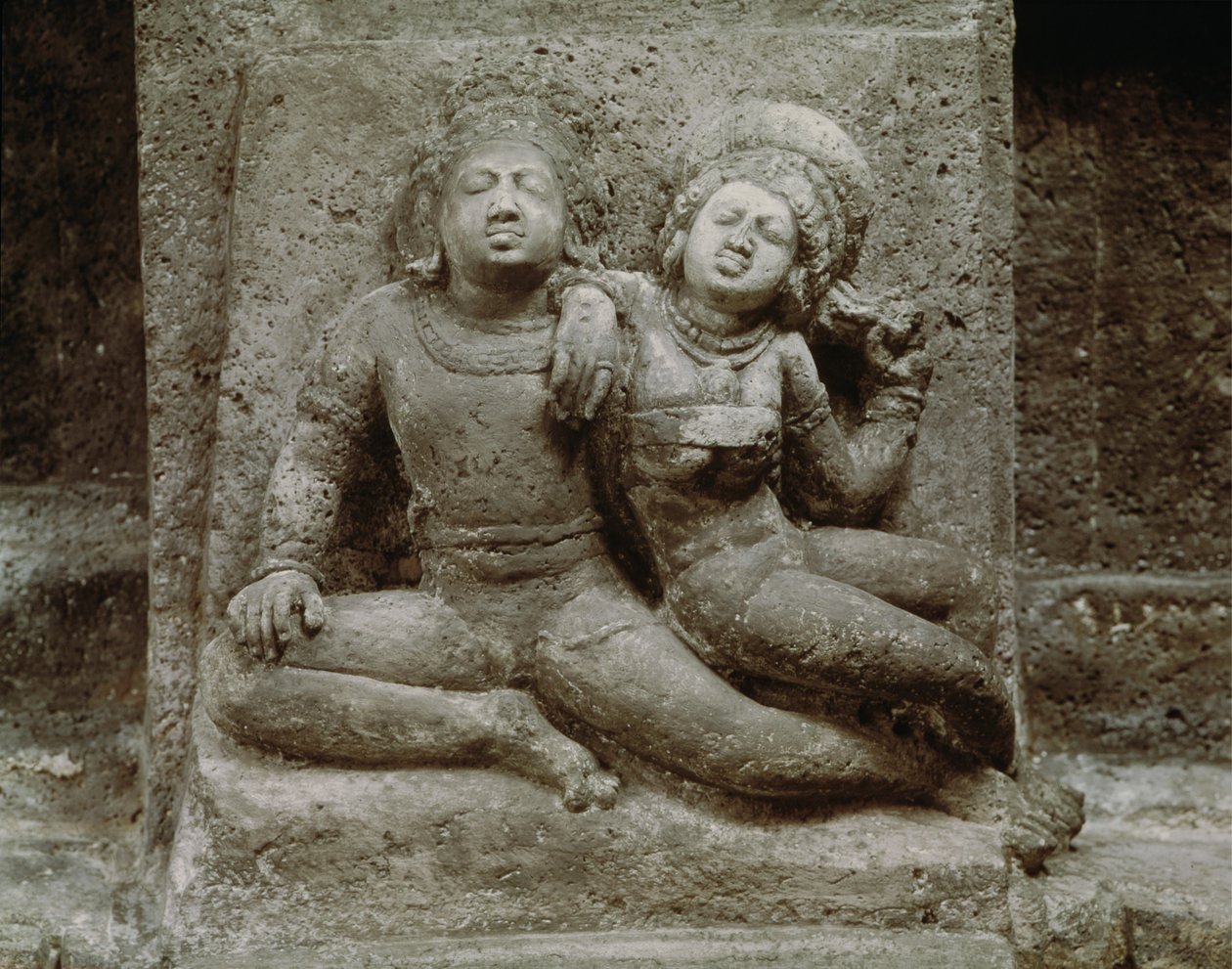 Rilievo di una coppia Mithuna, dalla Grotta 4 da Indian School
