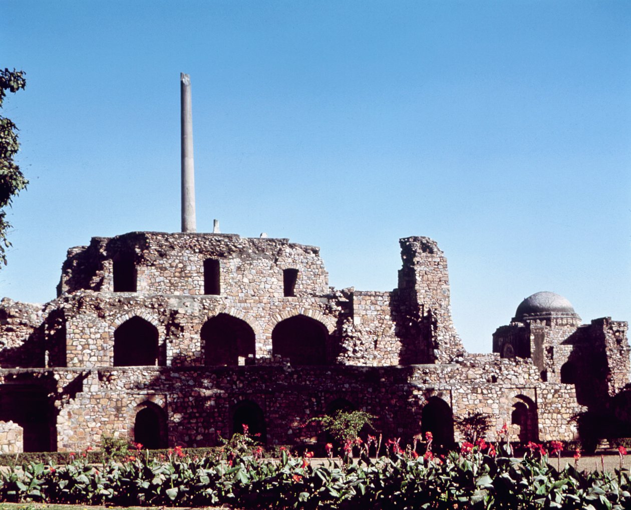 Rovine della cittadella Kotla Firuz Shah, fondata da Firuz Shah Tughluq (1351-88) da Indian School
